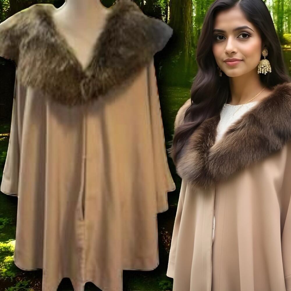 Adrienne Landau NWT Tan and Brown
Faux Fur Removable Collar Cape, Poncho XS S